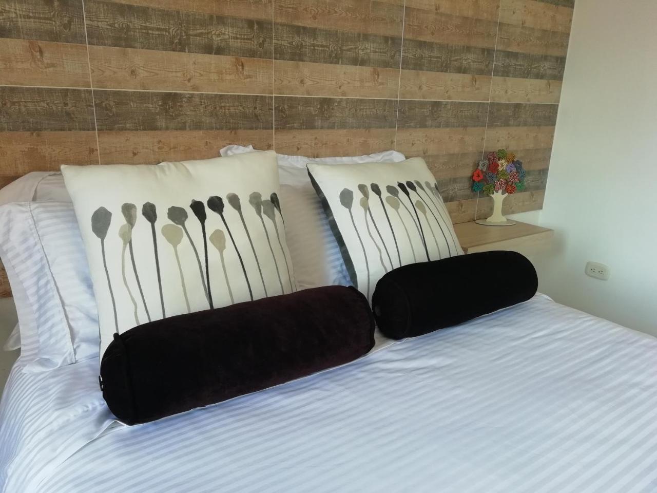 Apartasuite Laureles Cmc Медельїн Екстер'єр фото