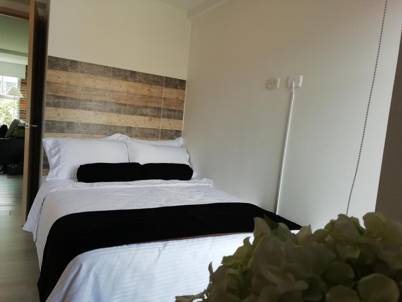 Apartasuite Laureles Cmc Медельїн Екстер'єр фото