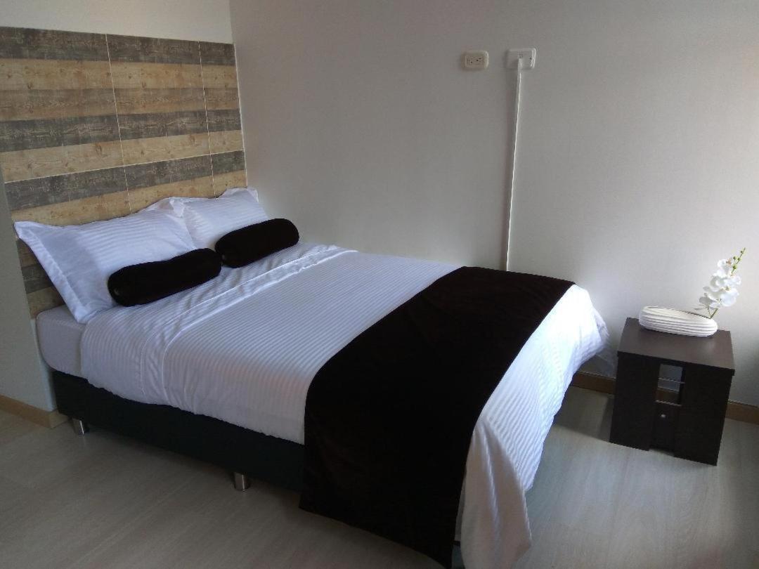 Apartasuite Laureles Cmc Медельїн Екстер'єр фото